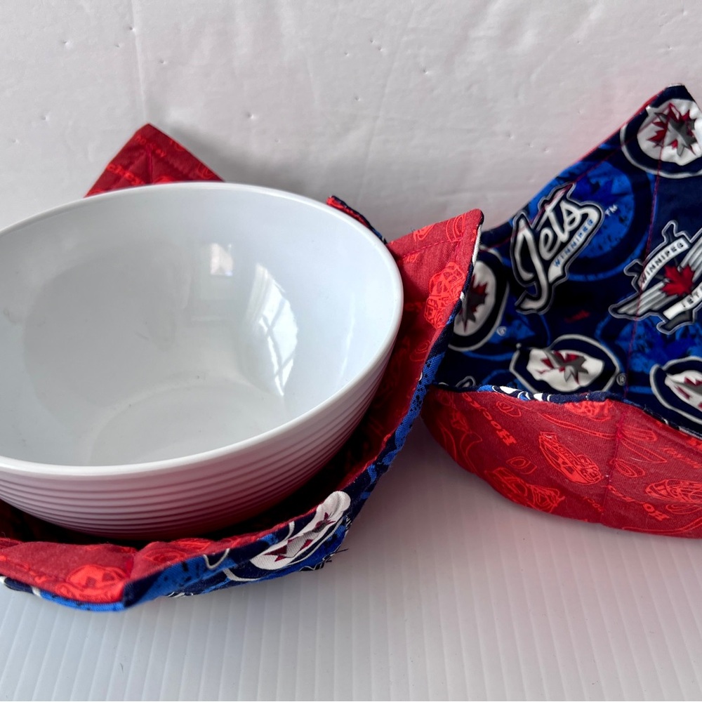Hockey Team Bowl Cozy - Winnipeg Jets